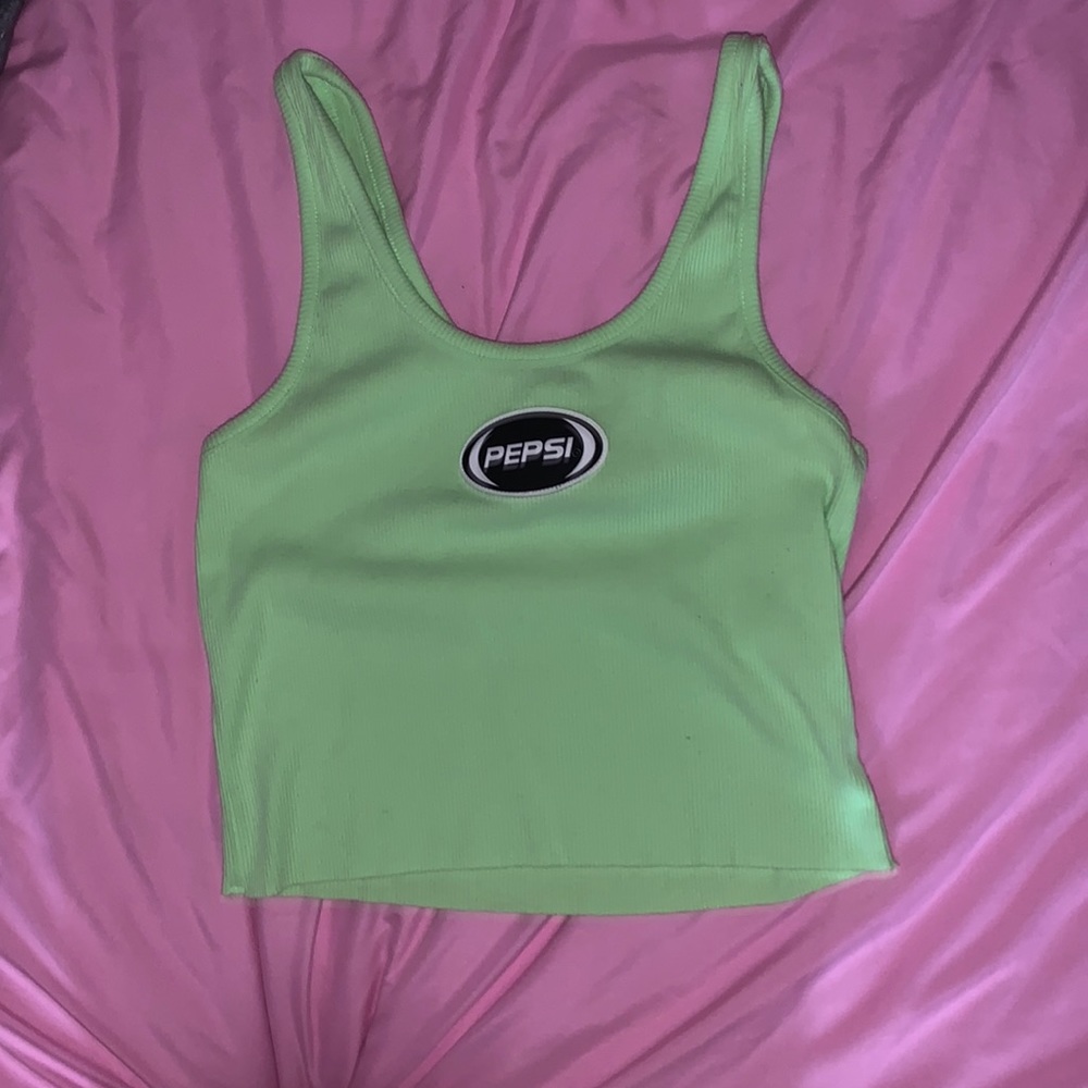 Size small green tank